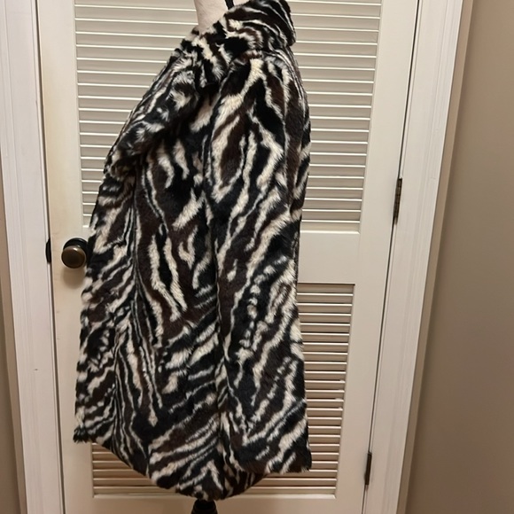 Stella + Lorenzo Plush Coat in Zebra Print, Size XSmall - Picture 10 of 16